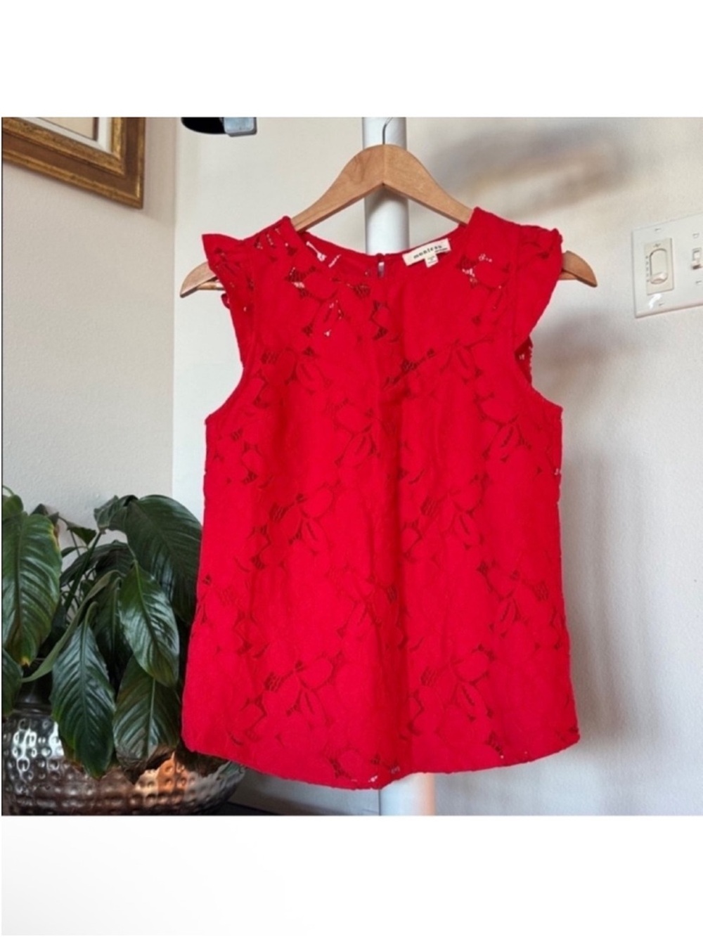 Women’s Red Lace top/Blouse Sz S Crewneck lined